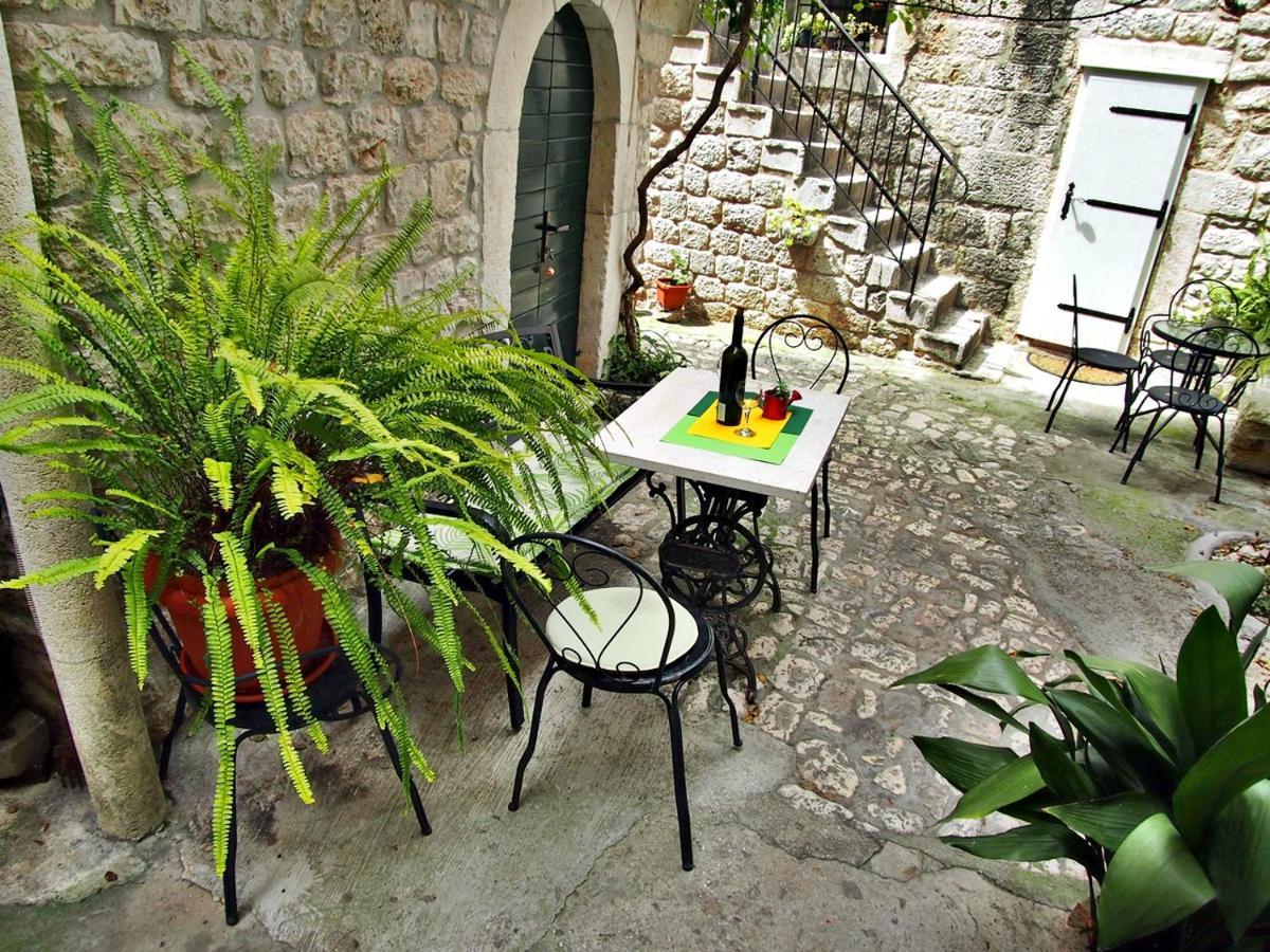 Rooms & Studio Stipcic Trogir Buitenkant foto