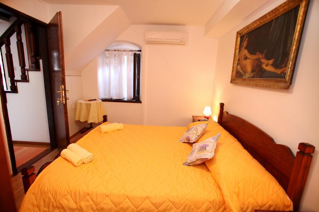 Rooms & Studio Stipcic Trogir Buitenkant foto