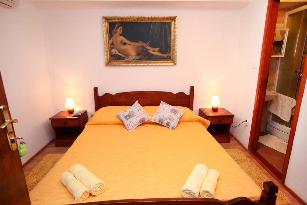 Rooms & Studio Stipcic Trogir Buitenkant foto