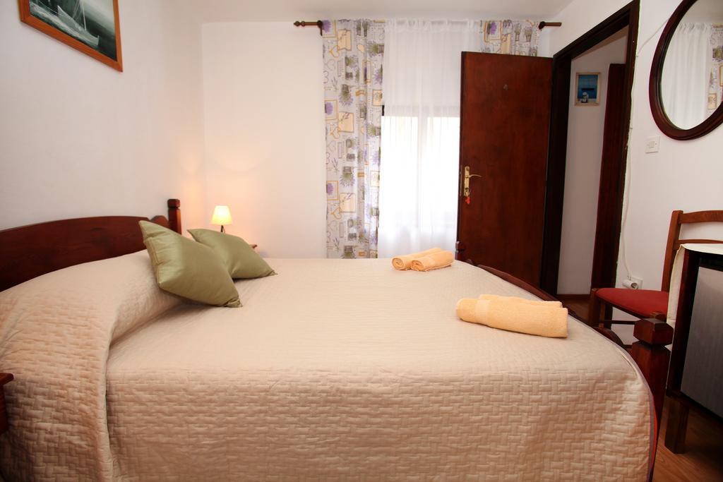 Rooms & Studio Stipcic Trogir Buitenkant foto