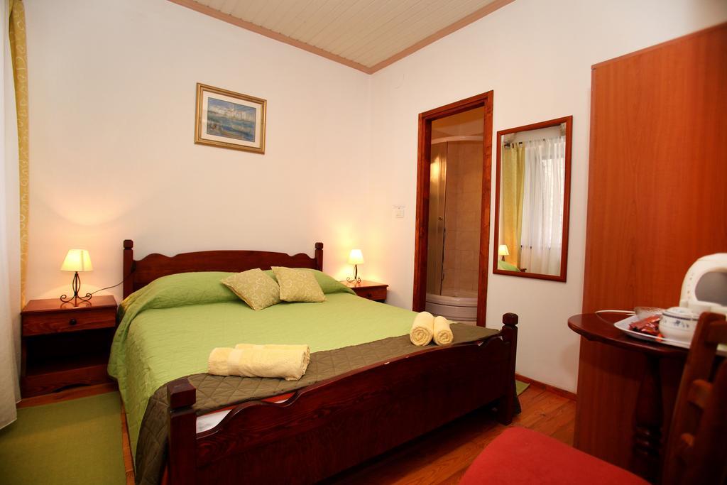 Rooms & Studio Stipcic Trogir Buitenkant foto