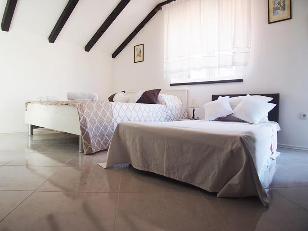 Rooms & Studio Stipcic Trogir Buitenkant foto